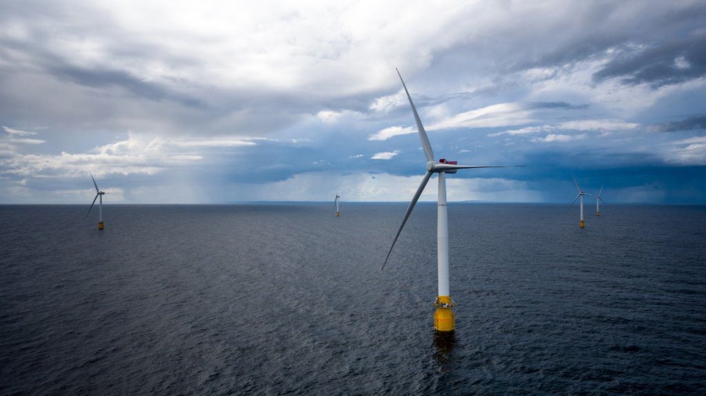 Hywind-Scotland-worlds-first-floating-offshore-wind-farm.-Source-Equinor.jpg